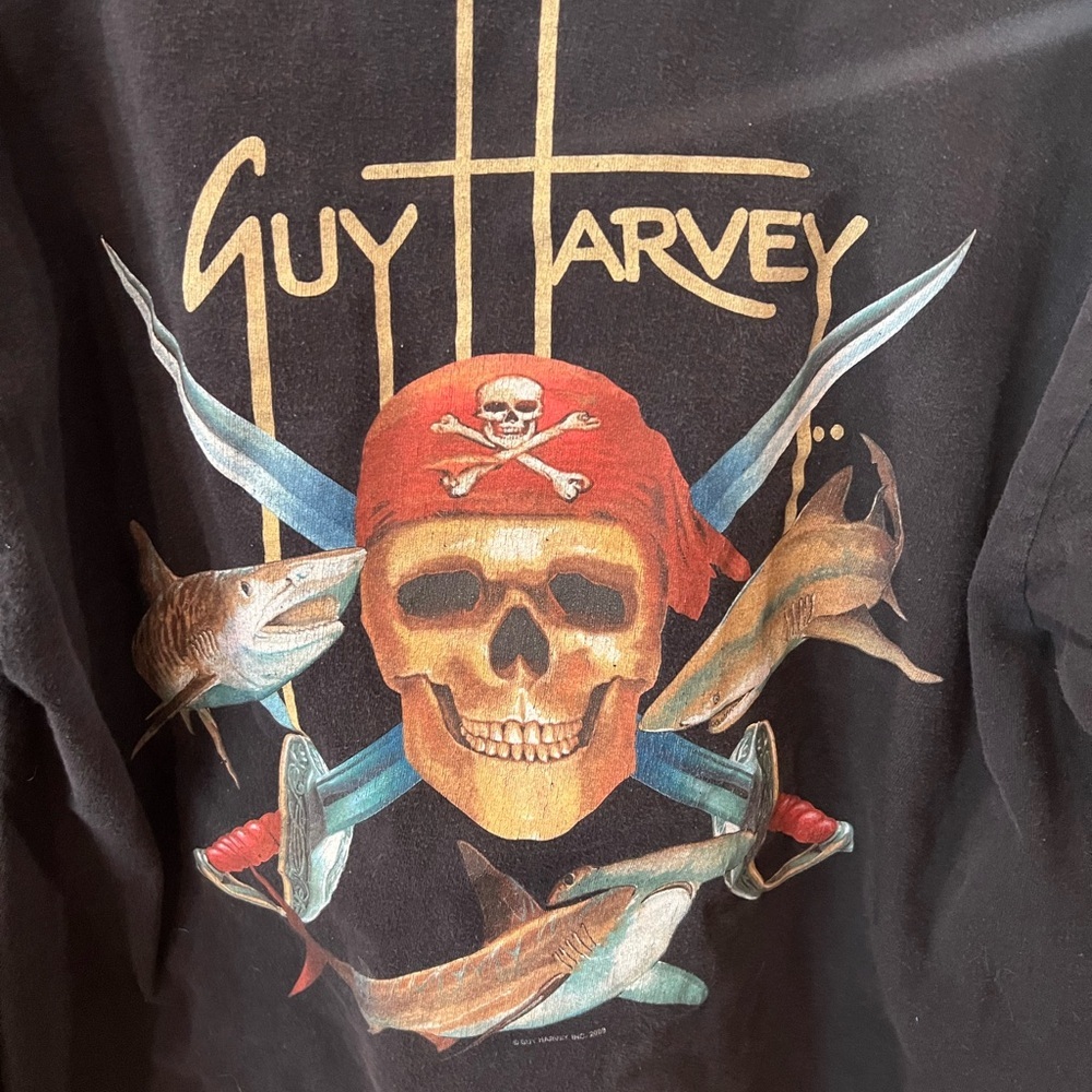 Guy Harvey Black Tee with Skull and Sharks size large